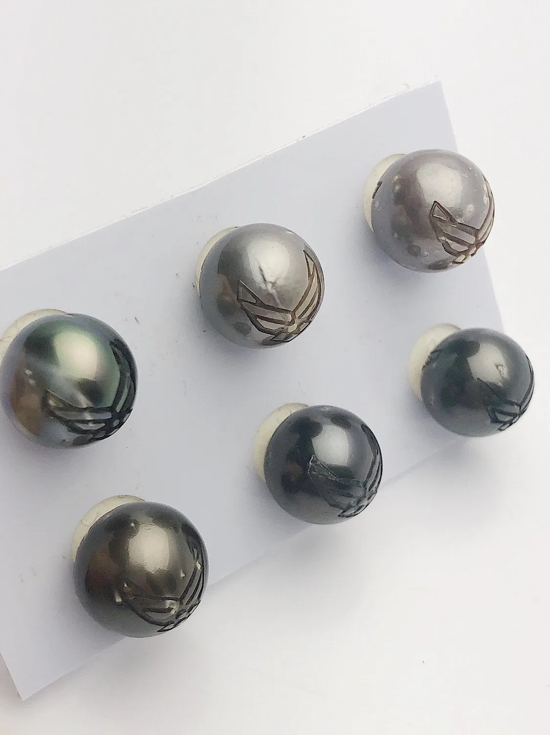 Carved Airforce Logo Tattoo Tahitian Pearl 12-13mm (723)