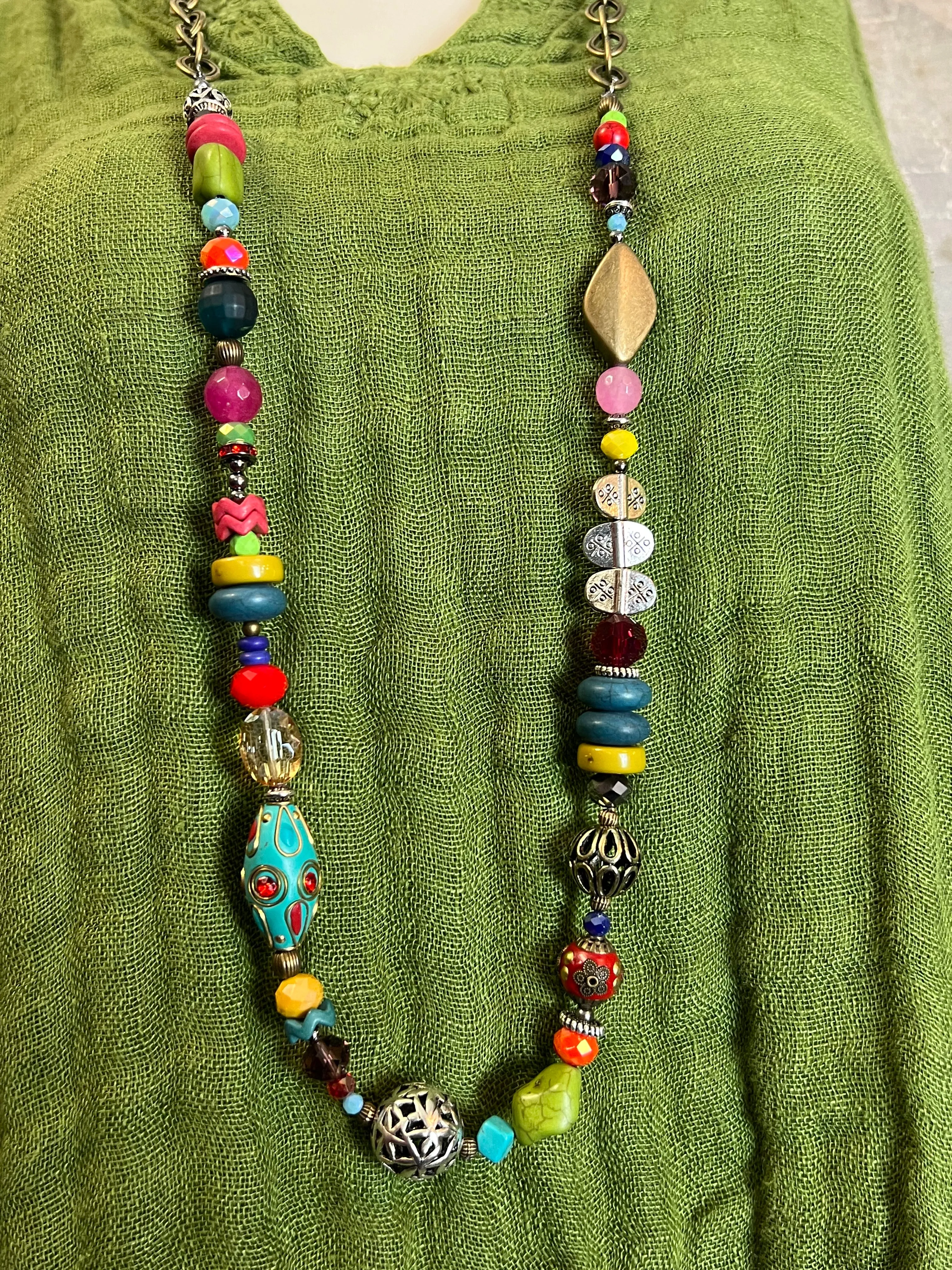 LS047 Artsy Beaded Necklace