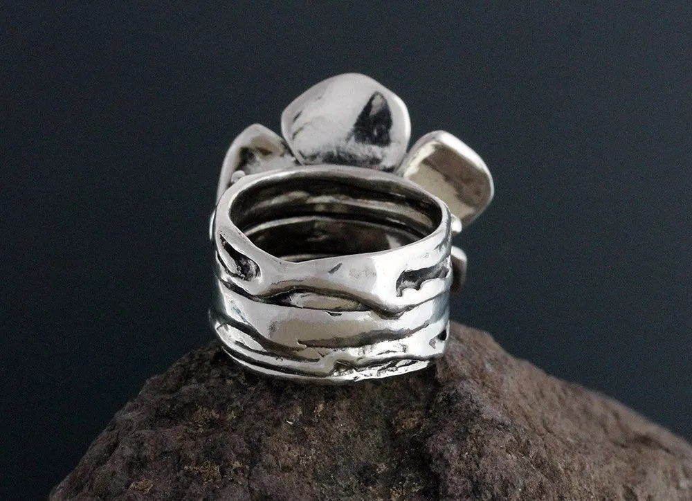 Wide Vine Dogwood Ring with Rose Gold Center